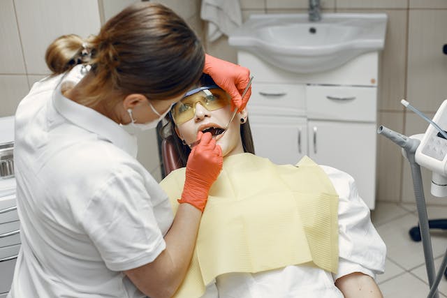 Strážcovia zdravia: Dôležitosť pravidelnej zubnej hygieny