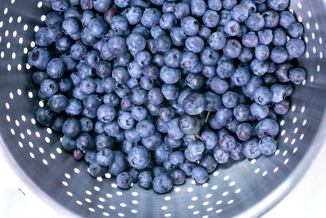 Čučoriedky - Malé božstvá plné zdravia a recept na dezert