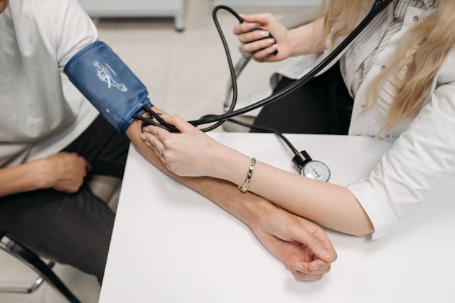 Vysoký krvný tlak: Ako ho diagnostikovať a liečiť